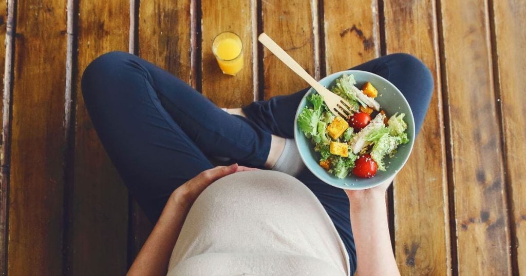 image illustrating healthy bowl being held by a pregnant lady